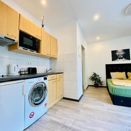 Cute 1Br Apt - 10 Mins Walk From Downtown Вена Экстерьер фото
