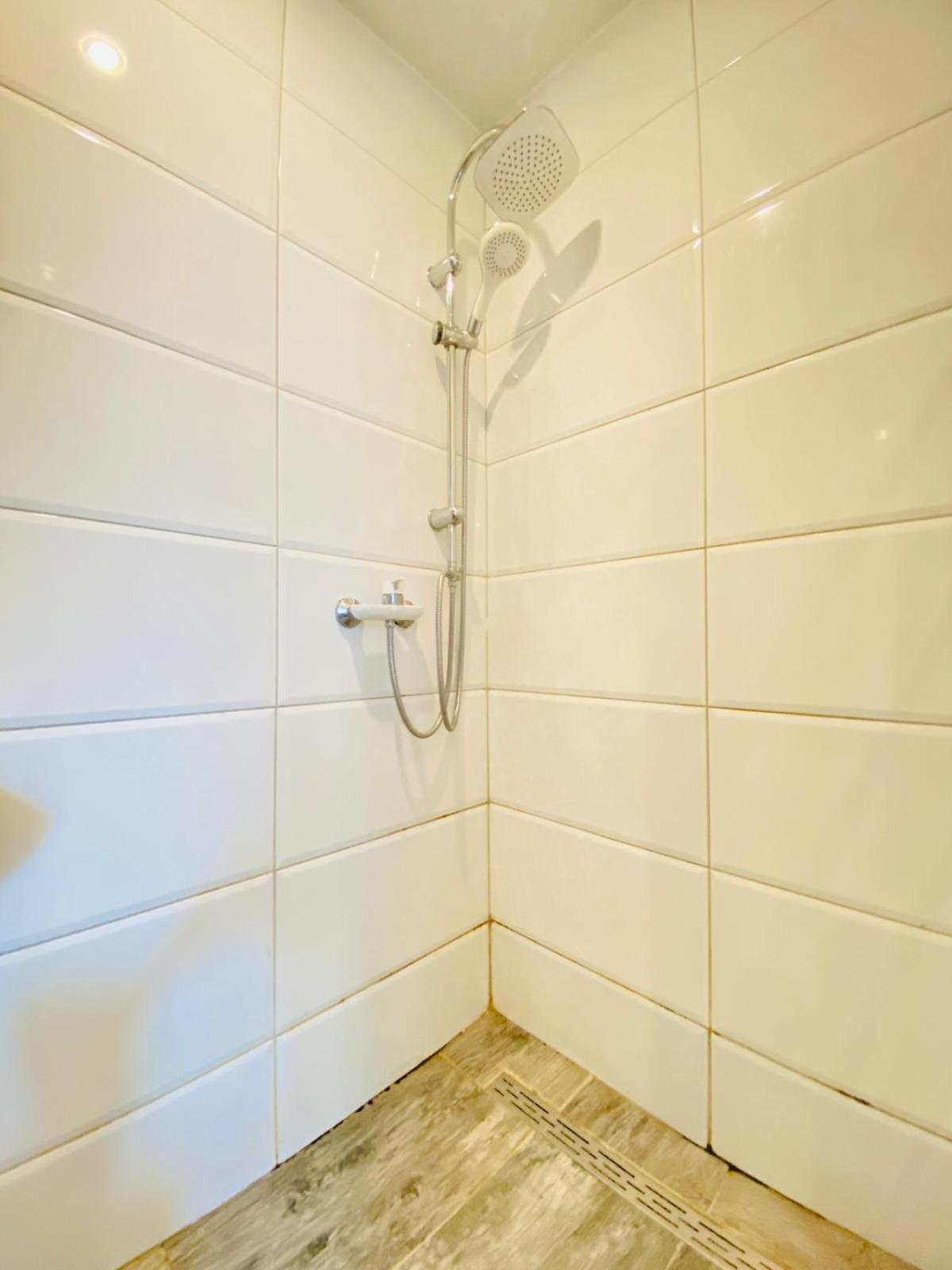 Cute 1Br Apt - 10 Mins Walk From Downtown Вена Экстерьер фото