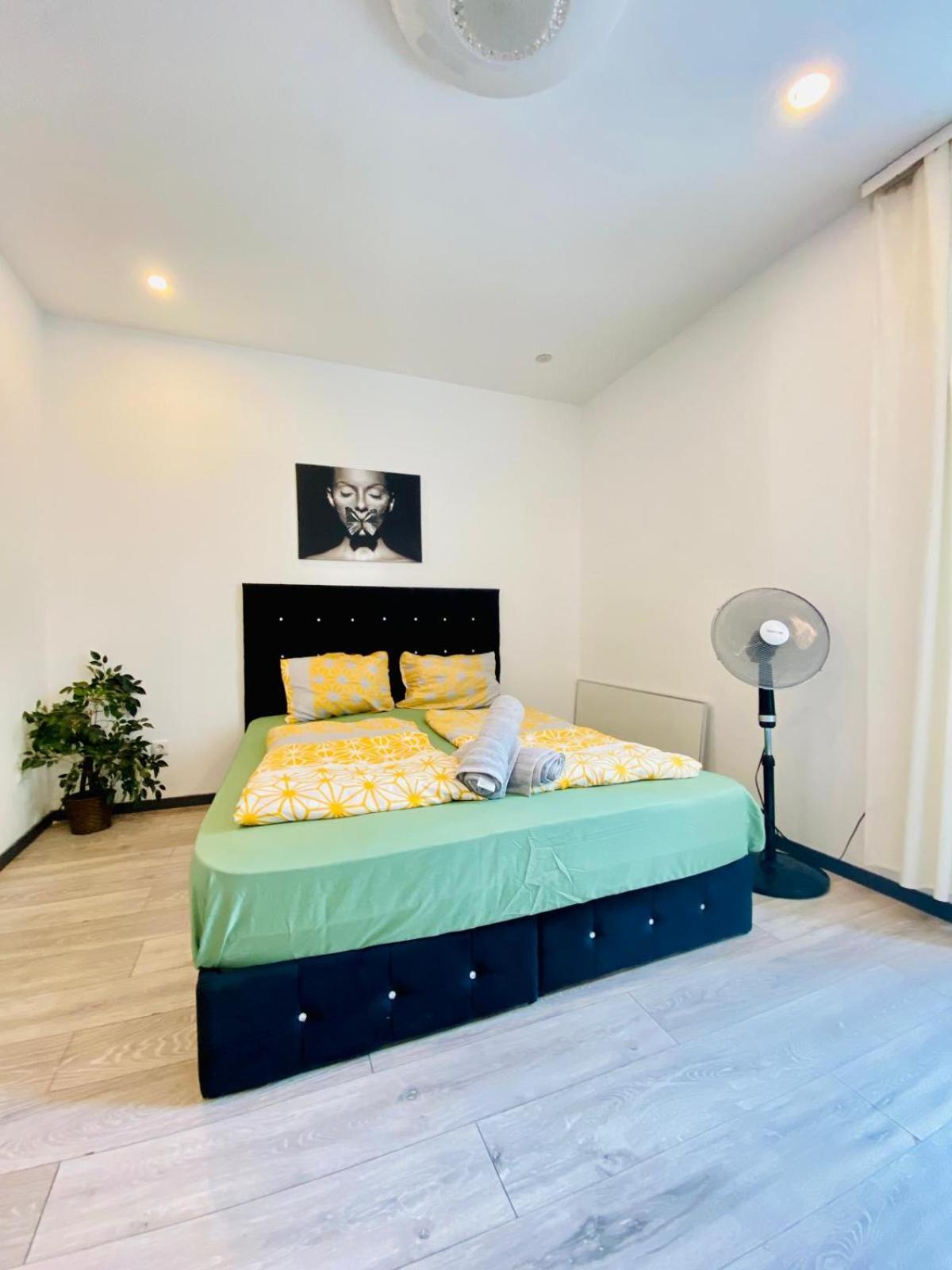 Cute 1Br Apt - 10 Mins Walk From Downtown Вена Экстерьер фото
